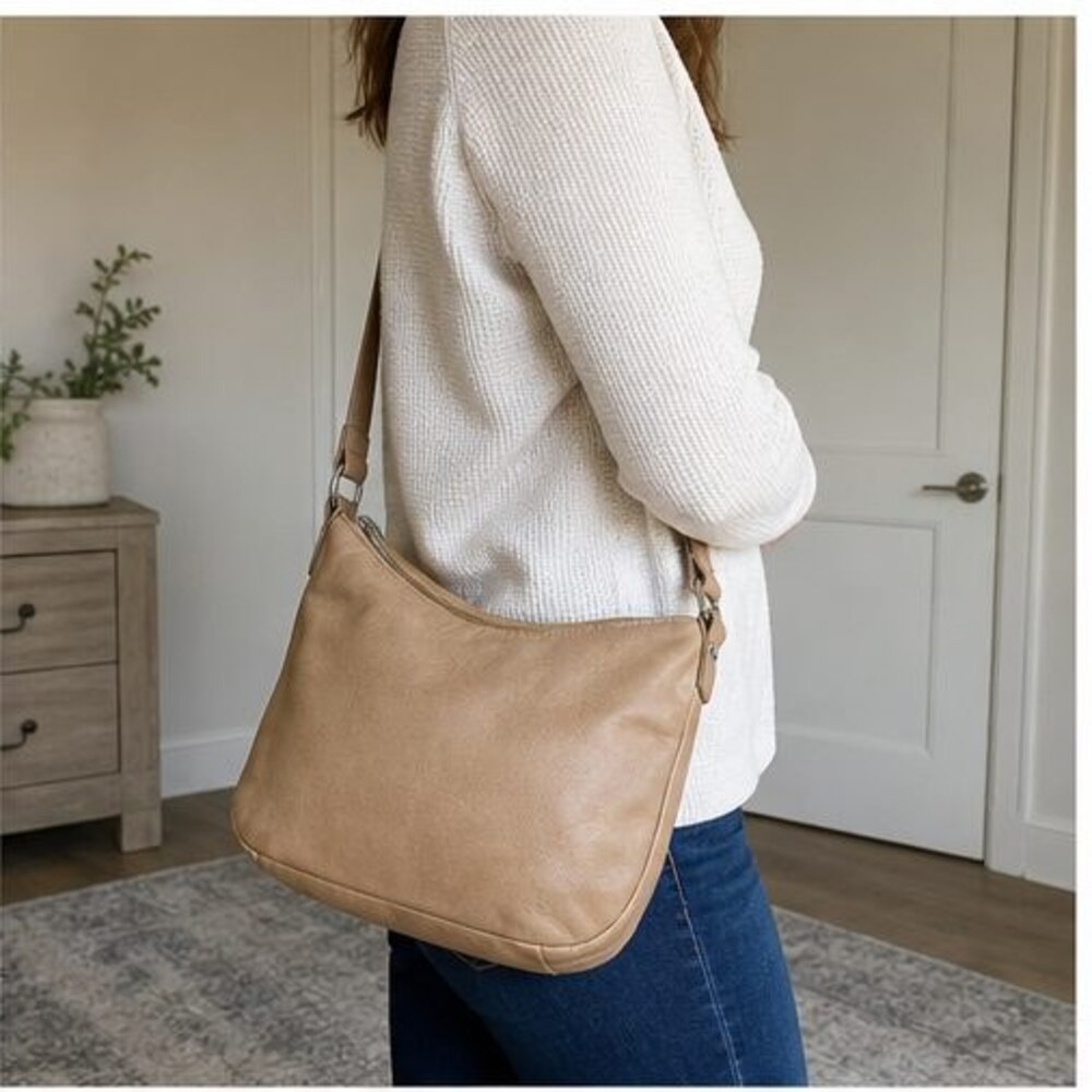 Cream Vegan Leather Bag - Picture 3 of 6